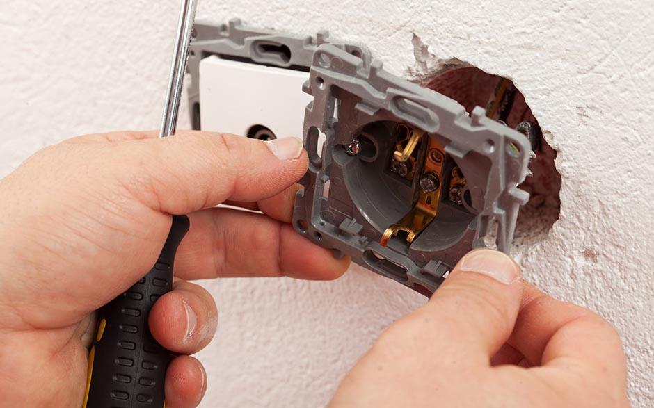 électricien de maintenance Persan
